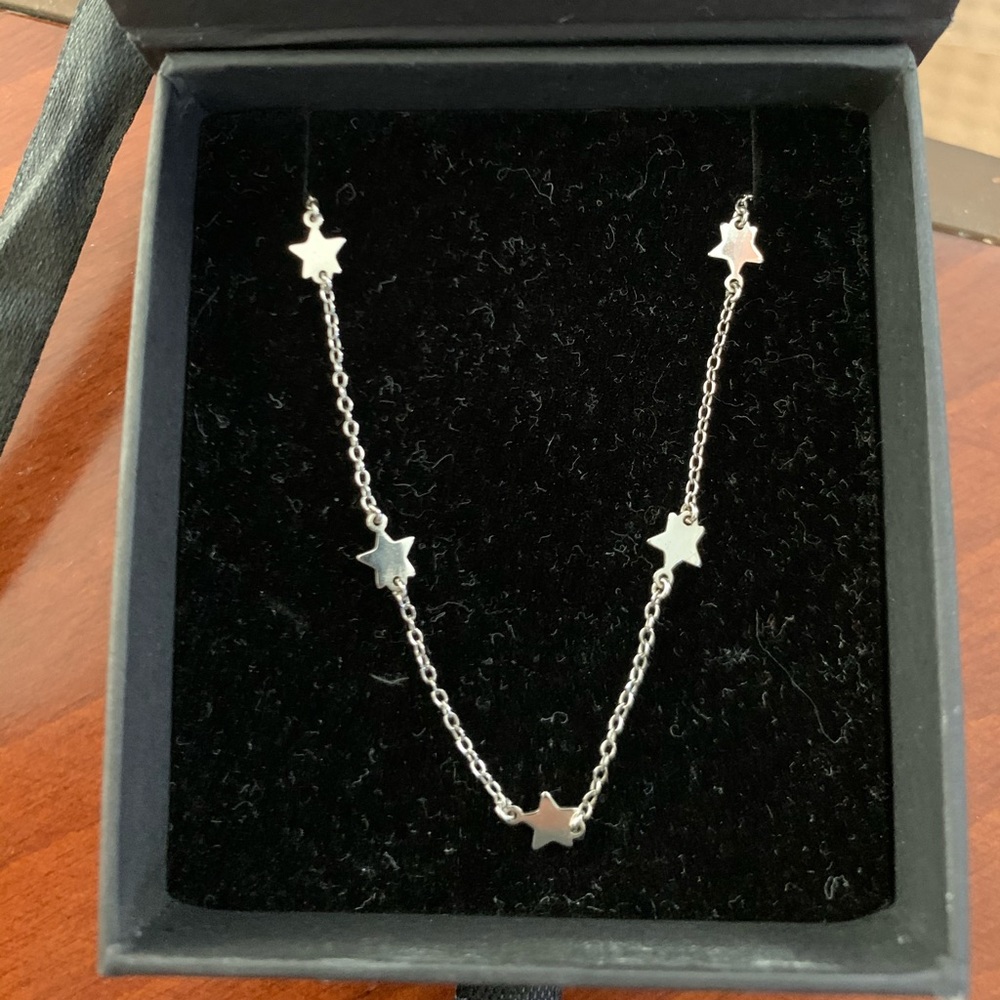 dainty star choker
